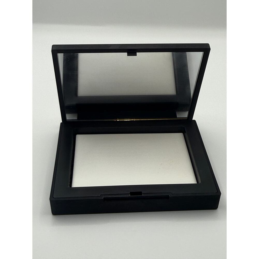 Nars Light Reflecting Pressed Setting Powder Translucent “Crystal” - Picture 5 of 6